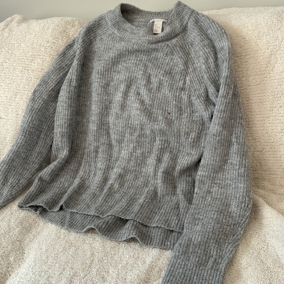 H&M Basic Sweater - Picture 3 of 3
